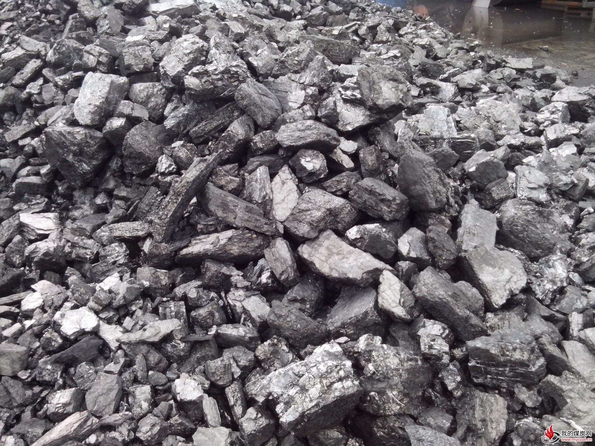 大量供应无烟块煤 水洗块煤 加工大块 各种锅炉 生活等用途