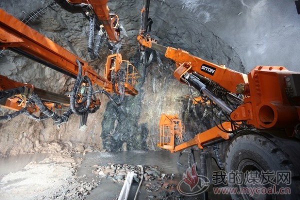 地下工程矿用掘进凿岩台车钻臂连接形式dw3180