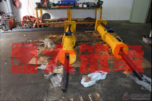 杭州劈裂机的石头爆破设备方法 劈裂棒 免费咨询