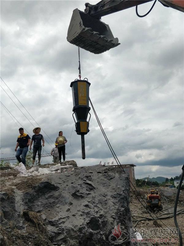 玉石矿开采分裂破石器开山破拆设备通化一级代理