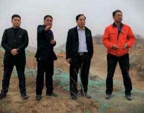  彭阳县副县长王继讲到中铁二十一局四公司银昆高速公路项目调研