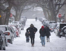 暴风雪后美国东海岸电