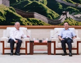邹磊会见隆基股份总裁