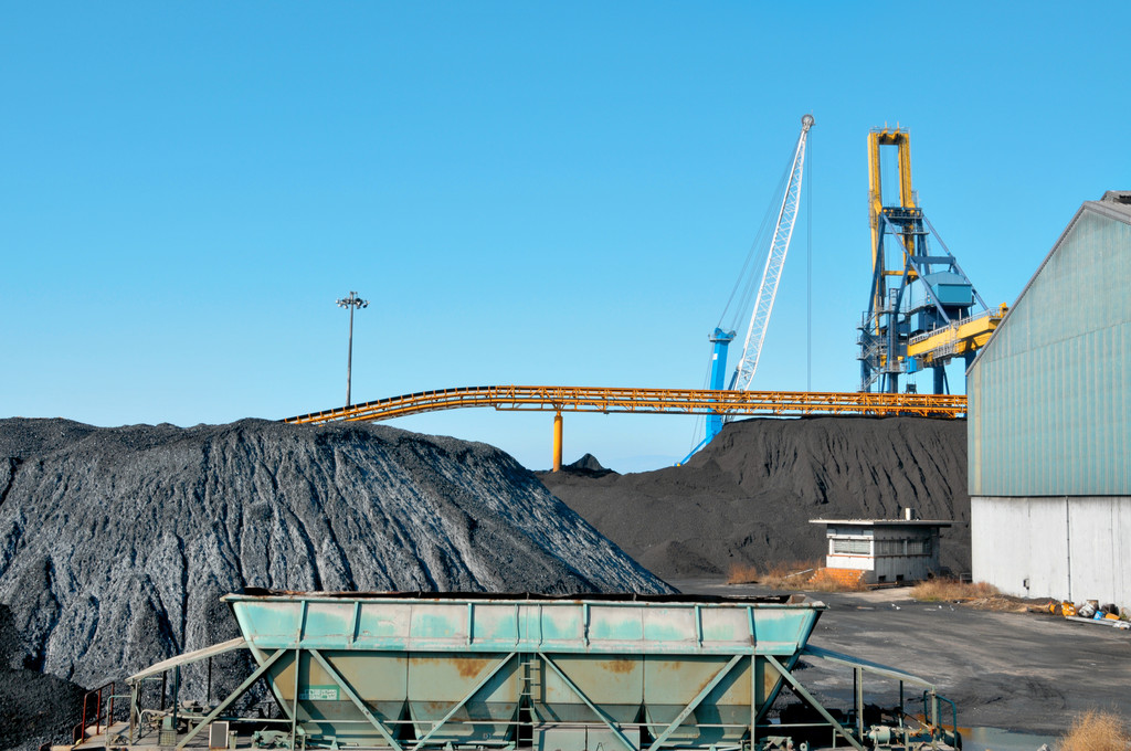 港口市场煤货源偏紧 动力煤价格仍将有上行空间