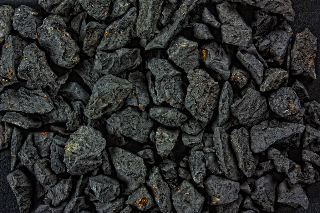 宏观情绪改善支撑期价 焦煤上涨仍面临较大阻力