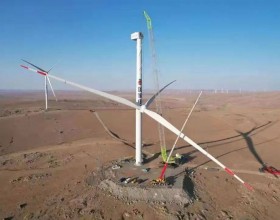  上海电气完成内蒙地区容量最大单体风电项目吊装