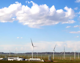  国家电投吉木乃20万千瓦风电项目全容量并网发电