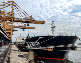  国家能源集团自有船首次完成第三国煤炭运输任务